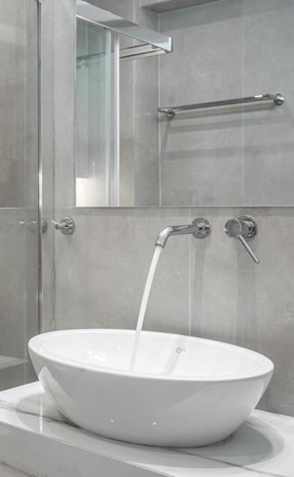 Modernised Athenian Apartment /W 2Br & 2Ba Экстерьер фото